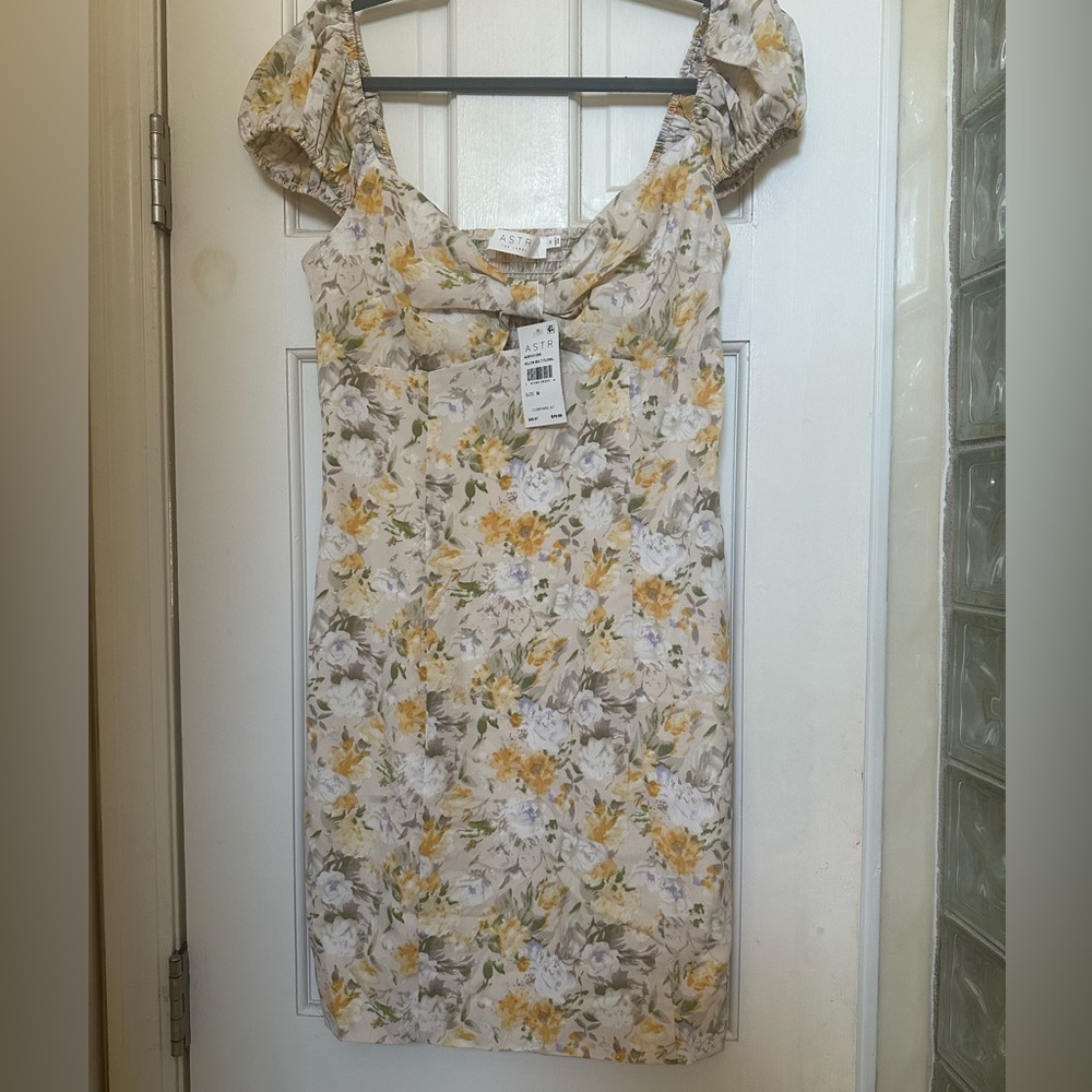 NWT Astr Cap Sleeve Floral Minidress In Yellow Multi Floral